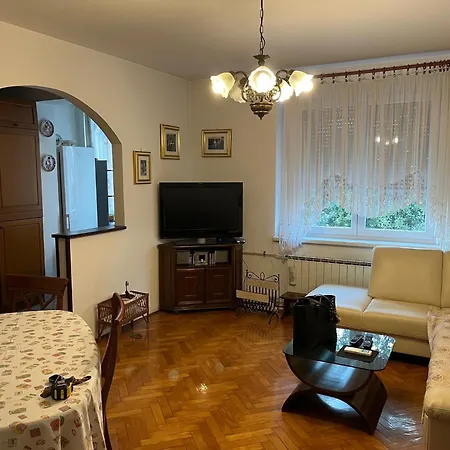 Apartma Poki דירה *